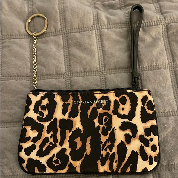 5/$30 Victoria's Secret Leopard Print wristlet + bag - Picture 2 of 8